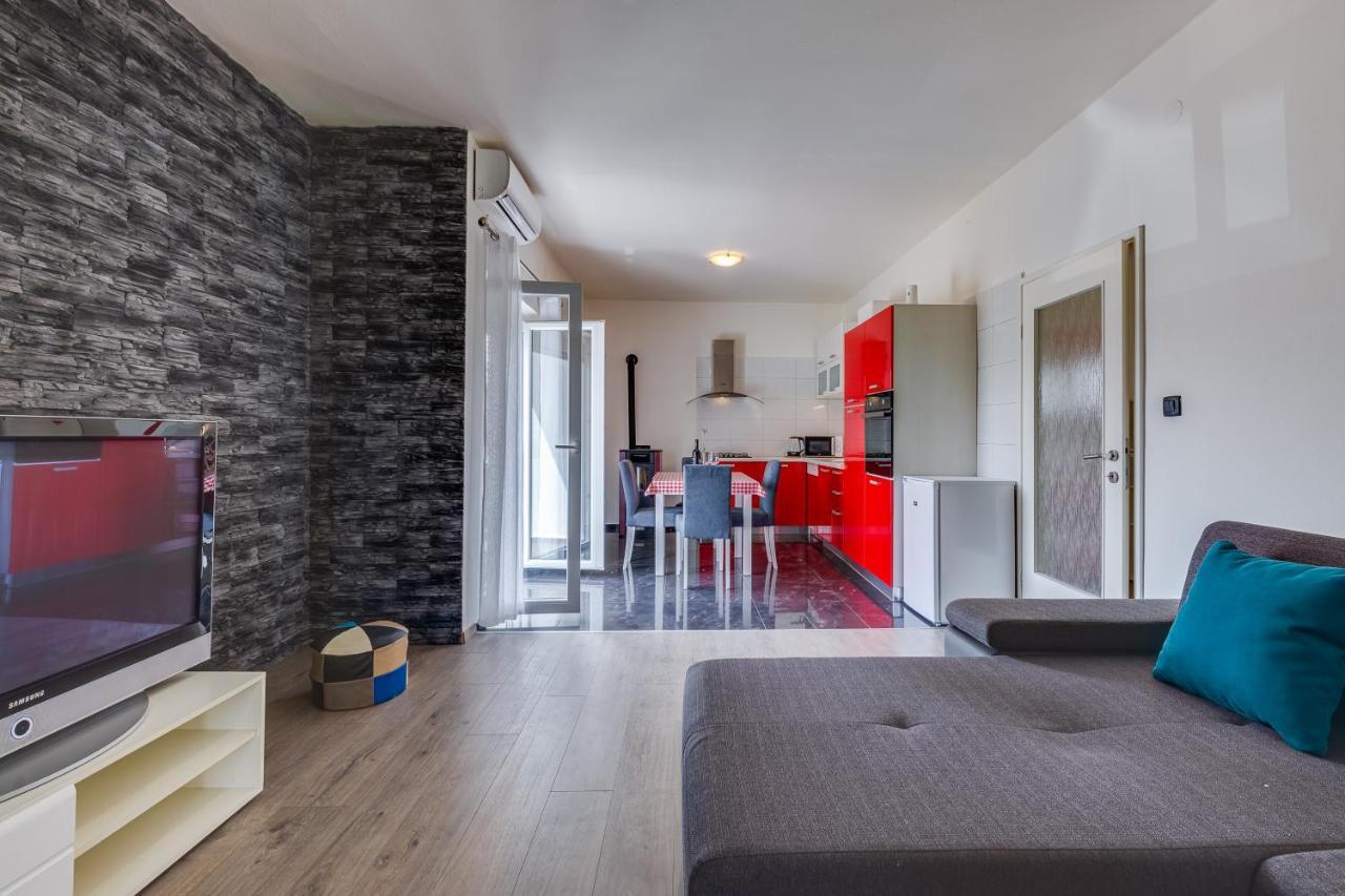 Apartment A & J ペトルチャネ エクステリア 写真
