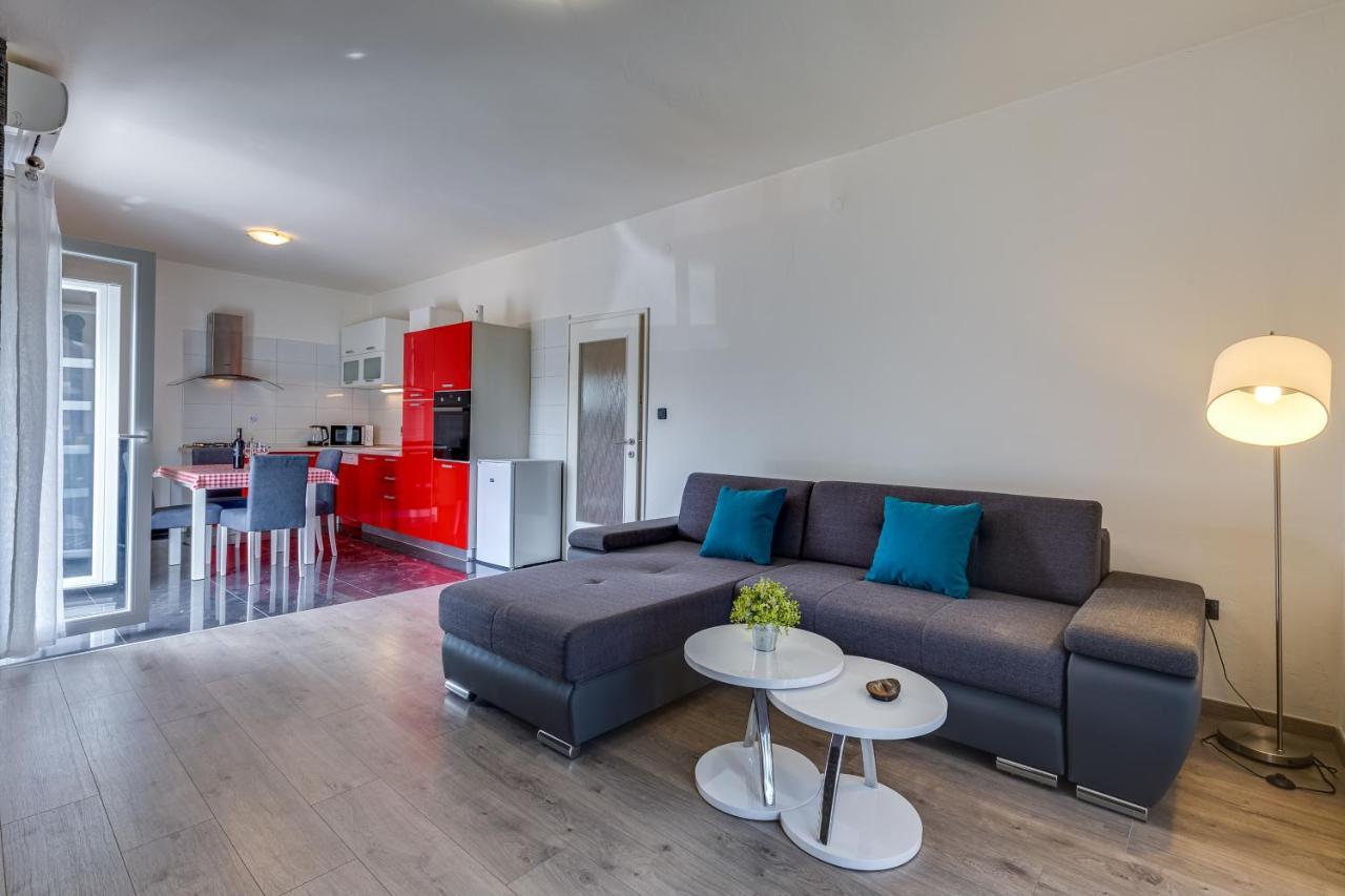 Apartment A & J ペトルチャネ エクステリア 写真