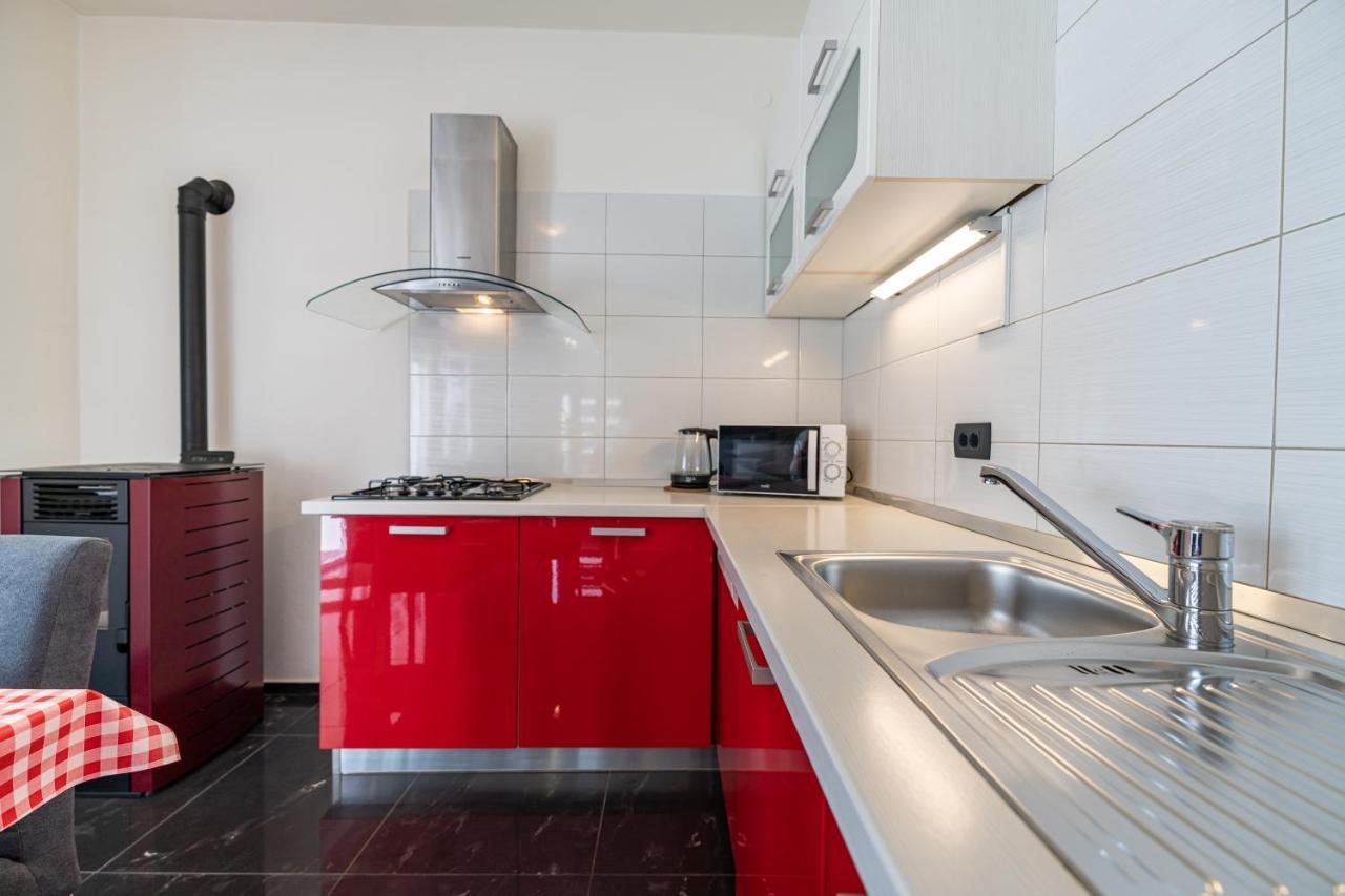 Apartment A & J ペトルチャネ エクステリア 写真